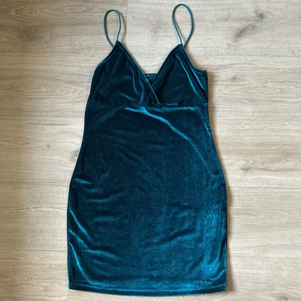 SHEIN Emerald‎ Velvet Mini Dress
